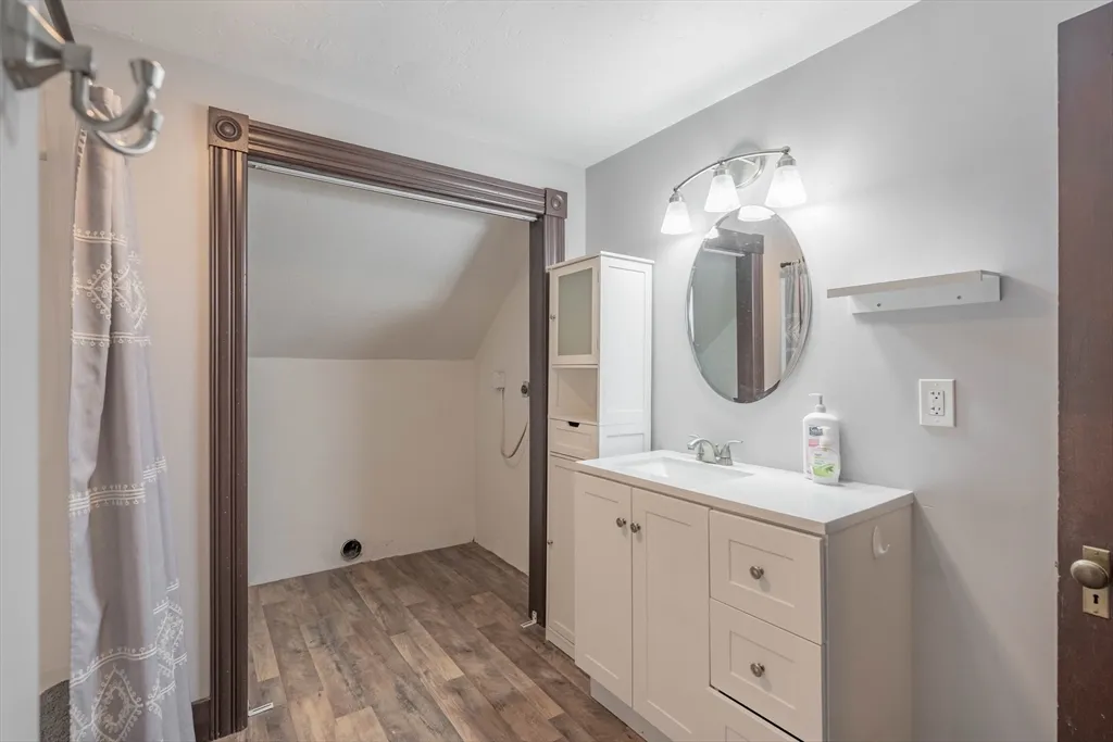3 bed, 1 bath apartment for rent at 85 E Main Unit 3, West Brookfield — photo 15 of 25