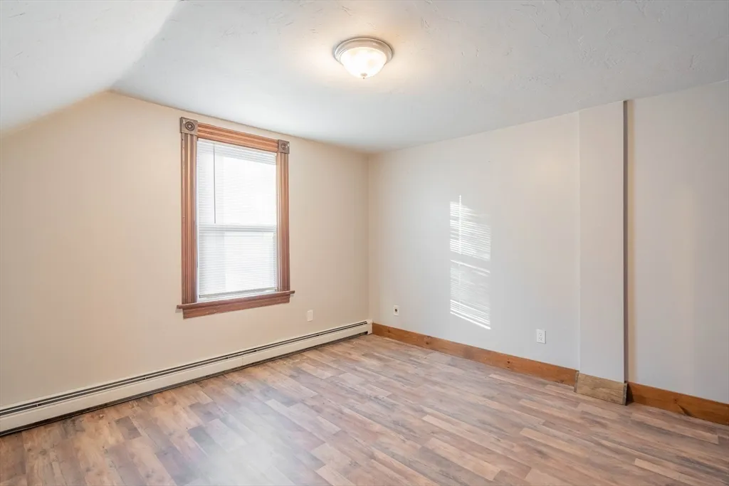 3 bed, 1 bath apartment for rent at 85 E Main Unit 3, West Brookfield — photo 6 of 25