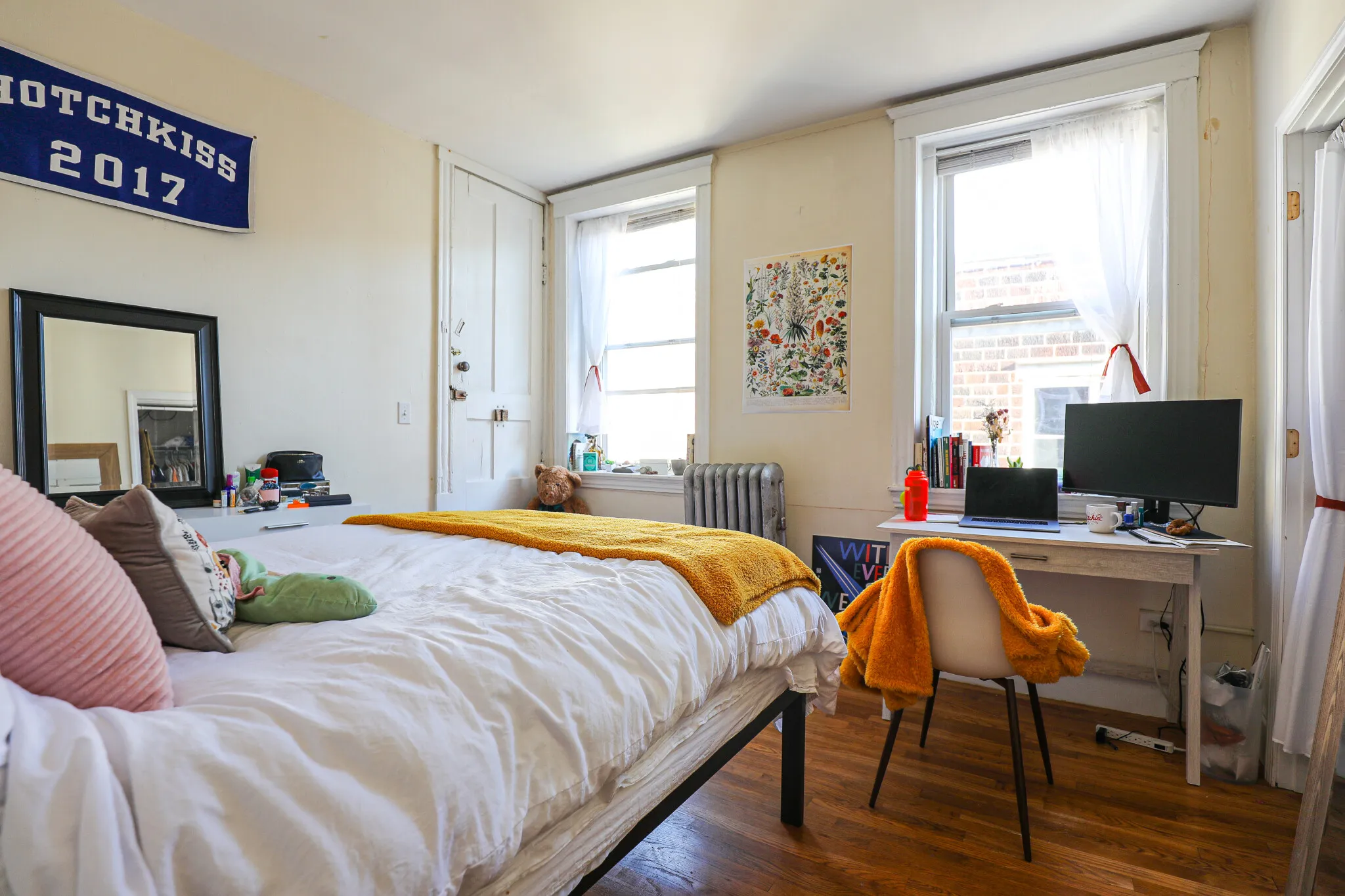 3 bed, 1 bath apartment for rent at 85 Egmont St Unit 2, North Brookline — photo 3 of 6
