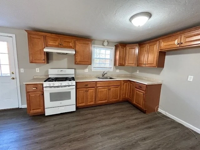 3 bed, 1 bath apartment for rent at 85 Emmet Unit 85, Brockton — photo 6 of 27