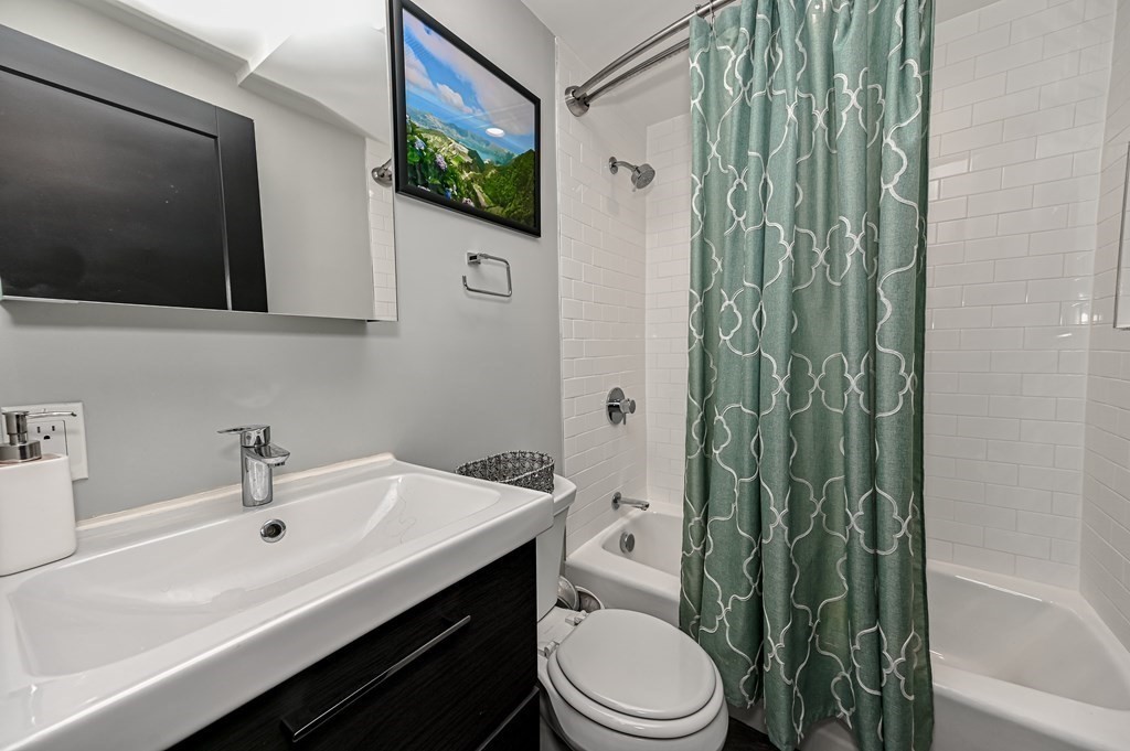 2 bed, 2 bath apartment for rent at 85 Everett St Unit 2, East Boston — photo 12 of 21