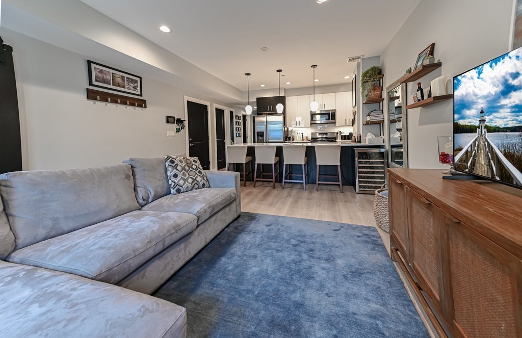 2 bed, 2 bath apartment for rent at 85 Everett St Unit 2, East Boston — photo 3 of 21