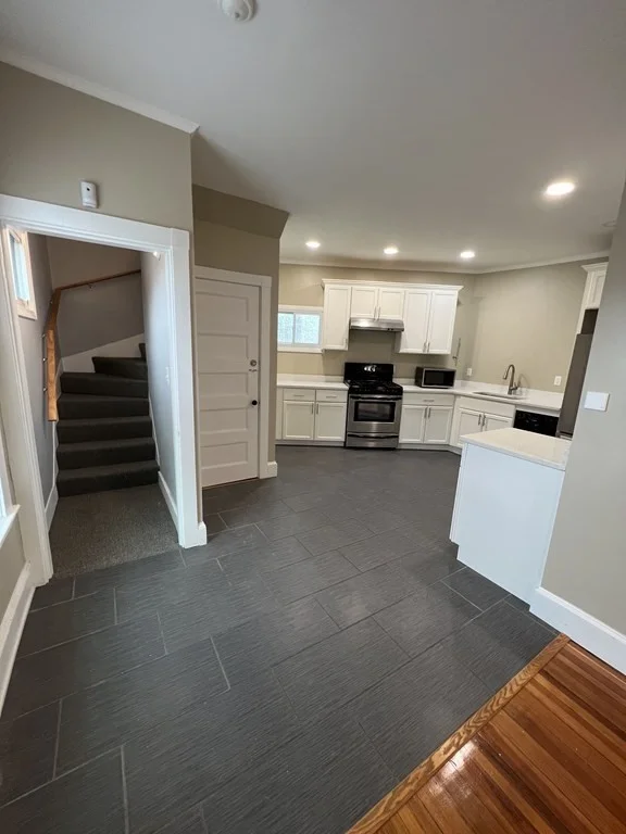 3 bed, 2 bath apartment for rent at 85 Faunbar Ave Unit 85, Cottage Hill — photo 4 of 20