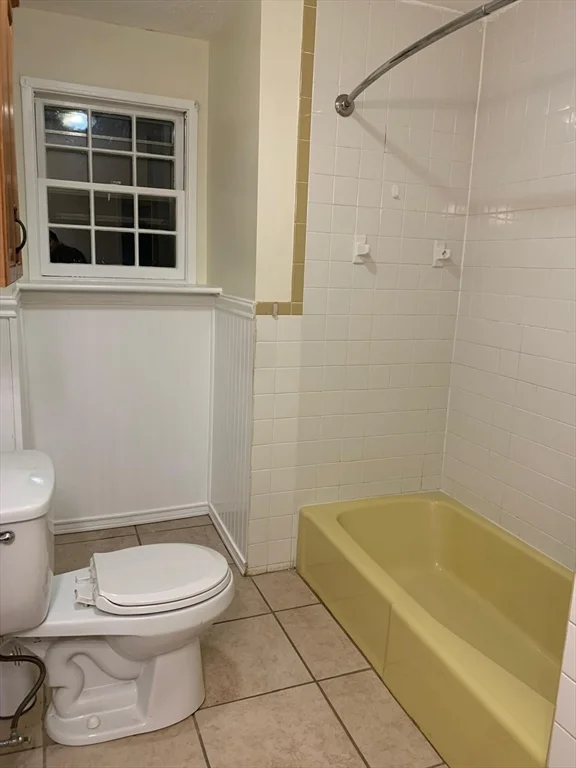 2 bed, 1 bath apartment for rent at 85 Ford St Unit E, Methuen — photo 3 of 9