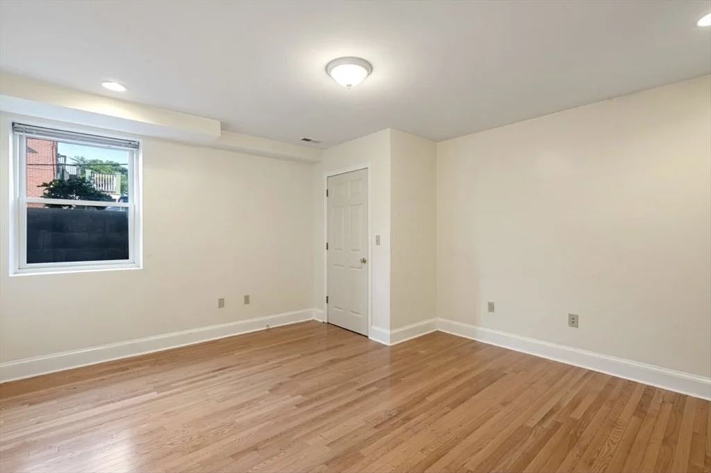 3 bed, 2 bath apartment for rent at 85 Fort Ave Unit 1, Roxbury — photo 9 of 20