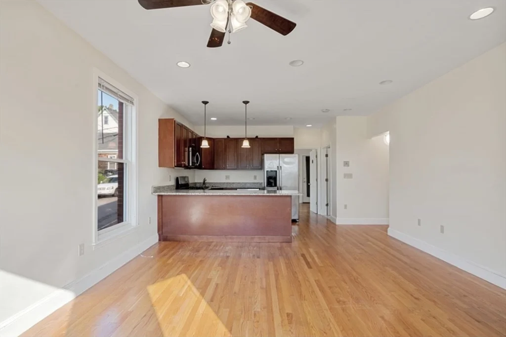 3 bed, 2 bath apartment for rent at 85 Fort Ave Unit 1, Roxbury — photo 3 of 20