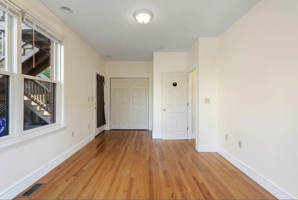 3 bed, 2 bath apartment for rent at 85 Fort Ave Unit 1, Roxbury — photo 7 of 20
