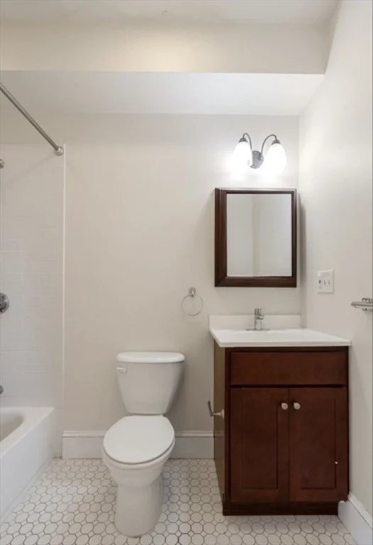 3 bed, 2 bath apartment for rent at 85 Fort Ave Unit 1, Roxbury — photo 5 of 20
