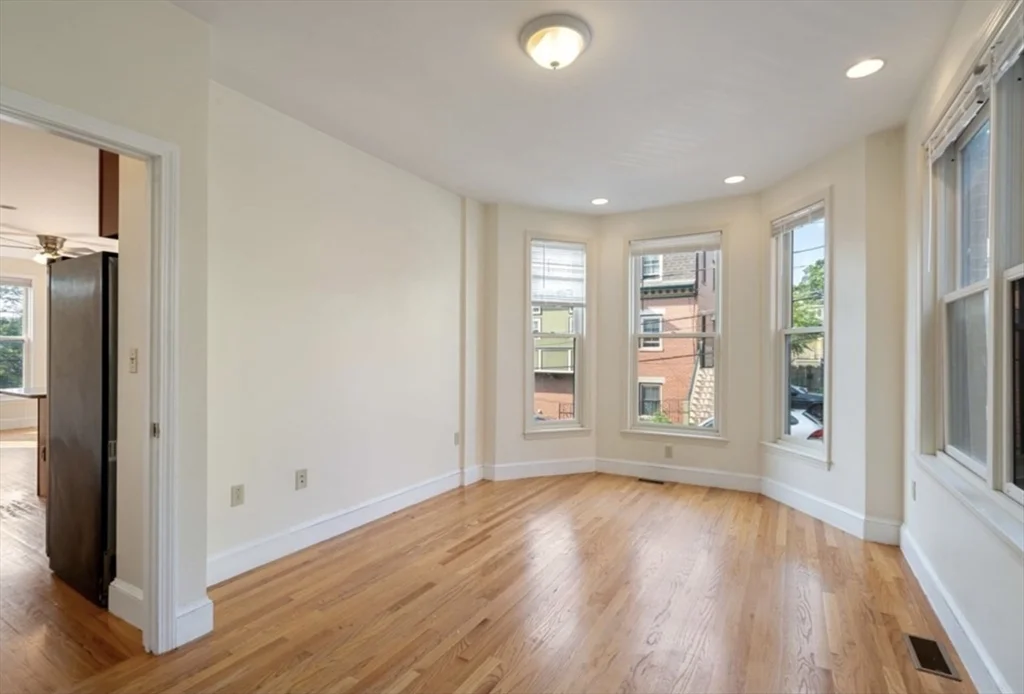 3 bed, 2 bath apartment for rent at 85 Fort Ave Unit 1, Roxbury — photo 6 of 20