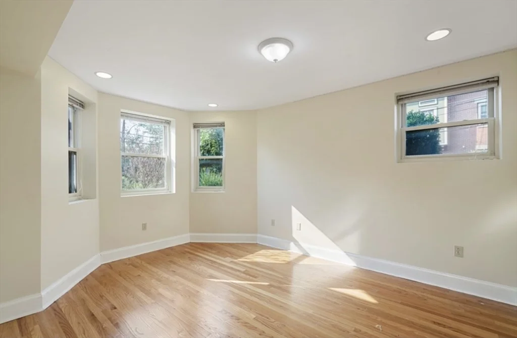 3 bed, 2 bath apartment for rent at 85 Fort Ave Unit 1, Roxbury — photo 13 of 20