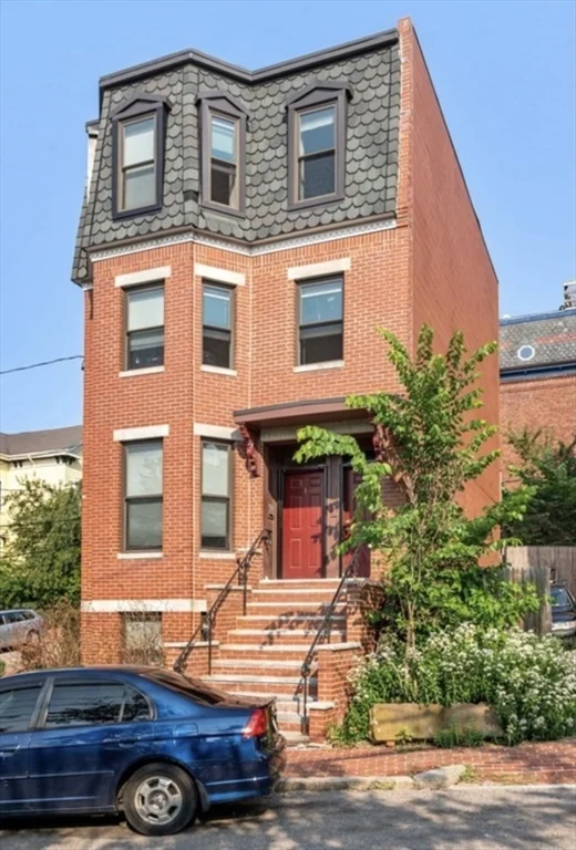 3 bed, 3 bath apartment for rent at 85 Fort Ave Unit 2, Roxbury — photo 15 of 18