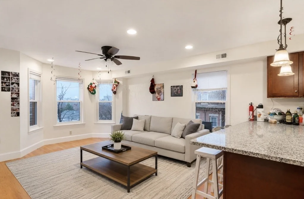 3 bed, 3 bath apartment for rent at 85 Fort Ave Unit 2, Roxbury — photo 2 of 18