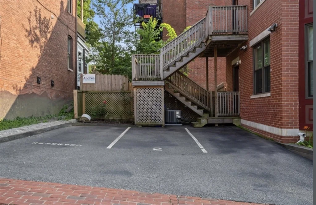 3 bed, 3 bath apartment for rent at 85 Fort Ave Unit 2, Roxbury — photo 18 of 18