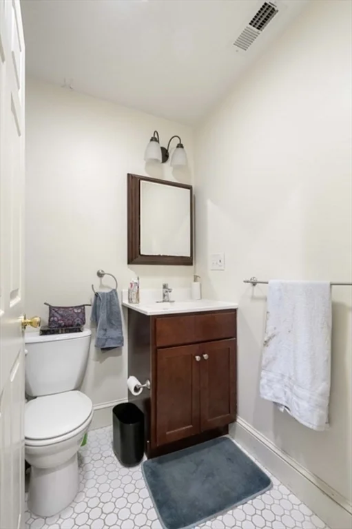 3 bed, 3 bath apartment for rent at 85 Fort Ave Unit 2, Roxbury — photo 7 of 18