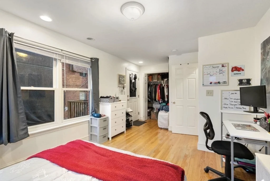 3 bed, 3 bath apartment for rent at 85 Fort Ave Unit 2, Roxbury — photo 6 of 18