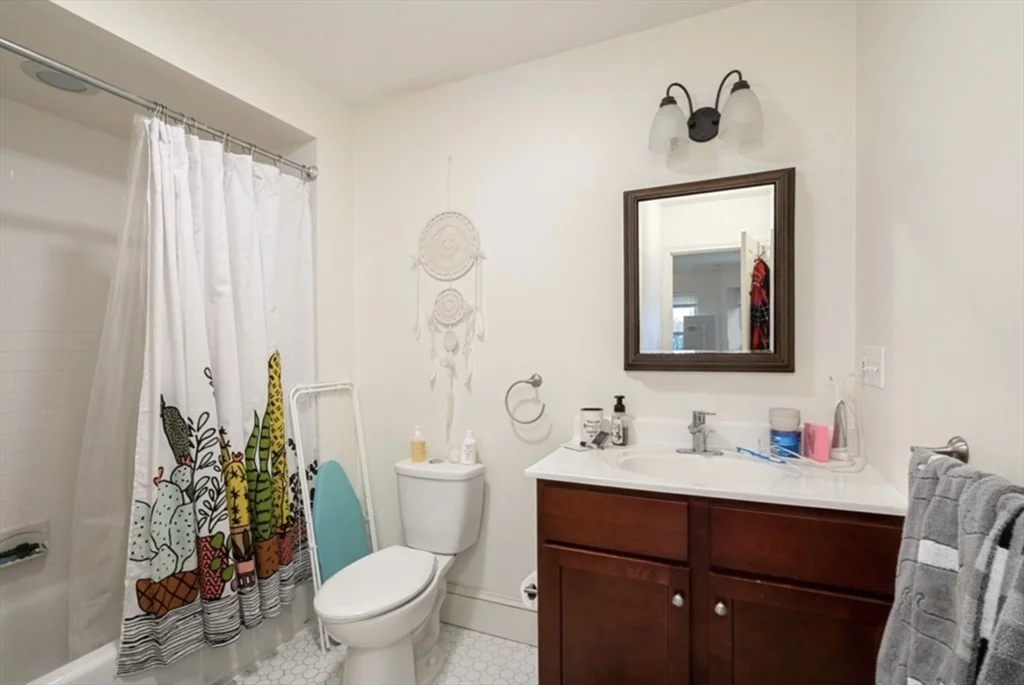 3 bed, 3 bath apartment for rent at 85 Fort Ave Unit 2, Roxbury — photo 11 of 18