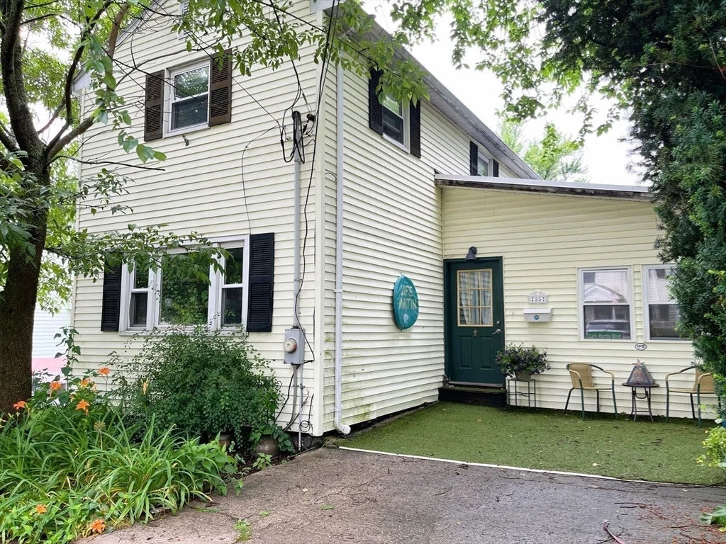 3 bed, 2 bath apartment for rent at 85 Gardner St, Newton — photo 11 of 16