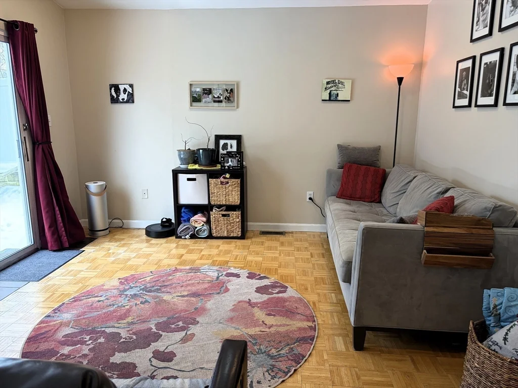 3 bed, 2 bath apartment for rent at 85 Gardner St, Newton — photo 10 of 16