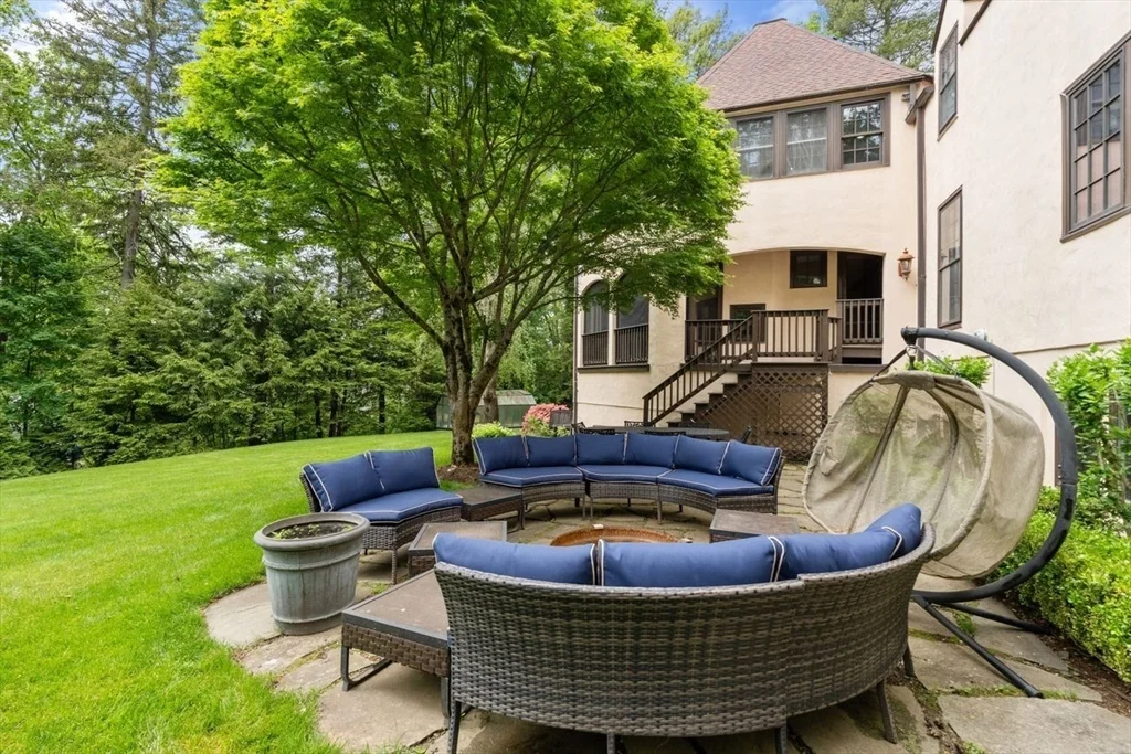 5 bed, 4+ bath apartment for rent at 85 Gate House Rd, Chestnut Hill — photo 11 of 12