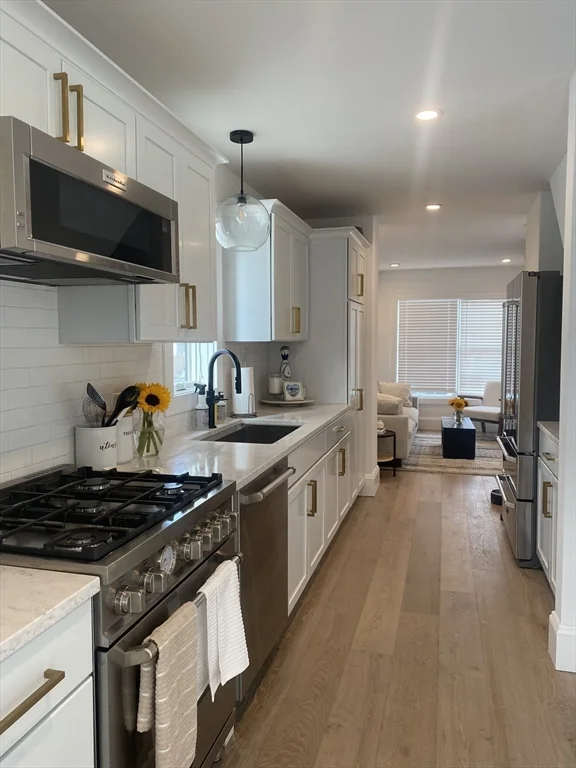 3 bed, 2 bath apartment for rent at 85 Glades, Scituate — photo 2 of 15