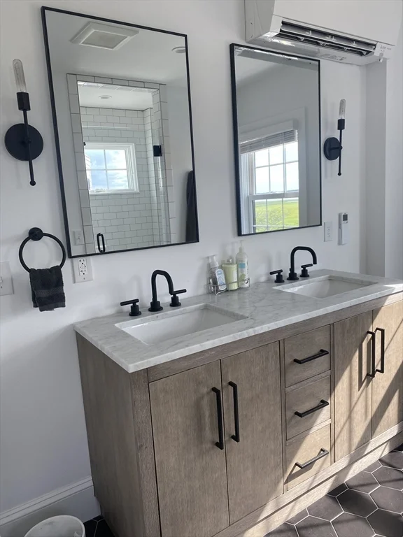 3 bed, 2 bath apartment for rent at 85 Glades, Scituate — photo 5 of 15
