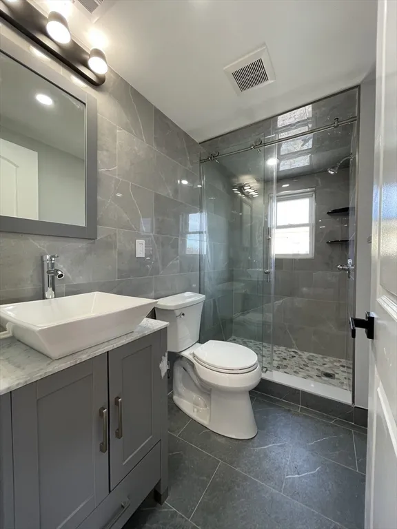 3 bed, 2 bath apartment for rent at 85 Homes Unit 3, Dorchester — photo 1 of 24