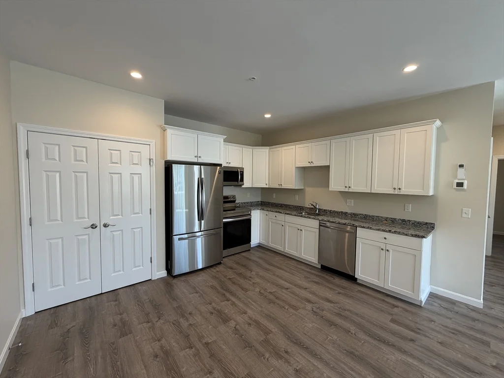2 bed, 1 bath apartment for rent at 85 Lowell St Unit 1, Peabody — photo 4 of 17