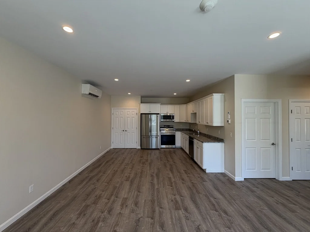 2 bed, 1 bath apartment for rent at 85 Lowell St Unit 1, Peabody — photo 3 of 17
