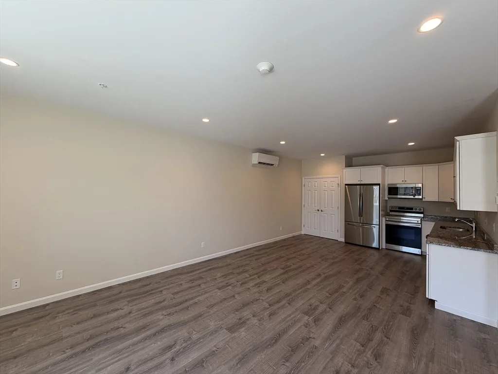 2 bed, 1 bath apartment for rent at 85 Lowell St Unit 1, Peabody — photo 2 of 17