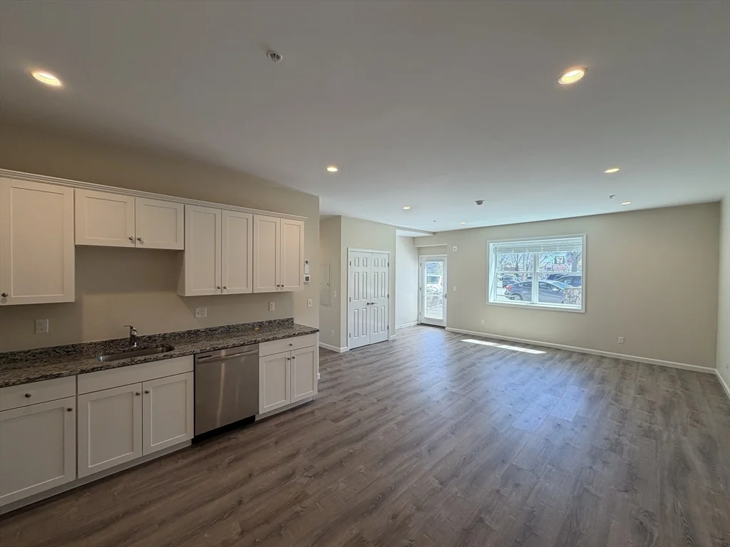 2 bed, 1 bath apartment for rent at 85 Lowell St Unit 1, Peabody — photo 7 of 17