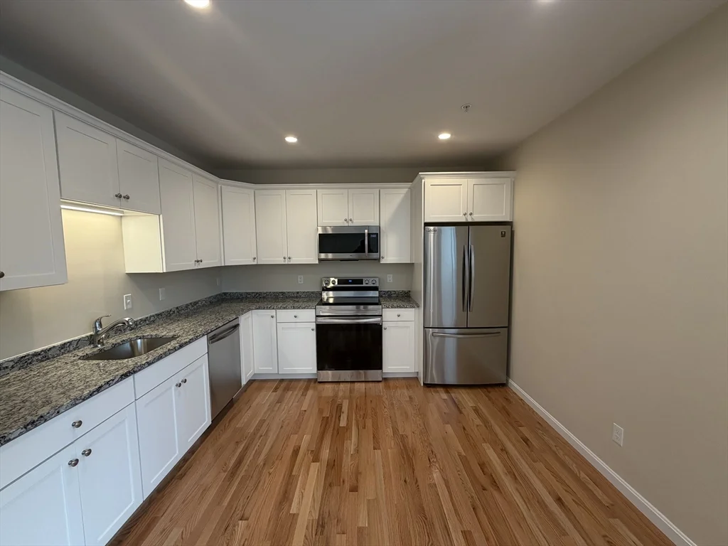 1 bed, 1 bath apartment for rent at 85 Lowell Unit 6, Peabody — photo 4 of 19