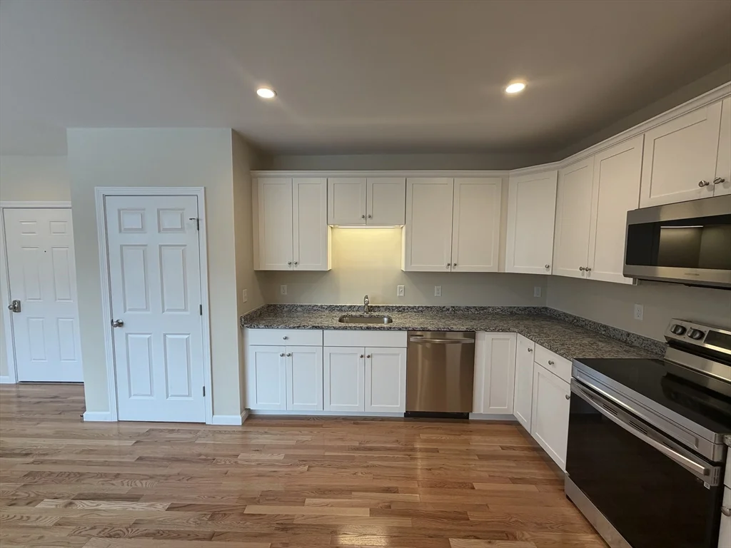 1 bed, 1 bath apartment for rent at 85 Lowell Unit 6, Peabody — photo 3 of 19