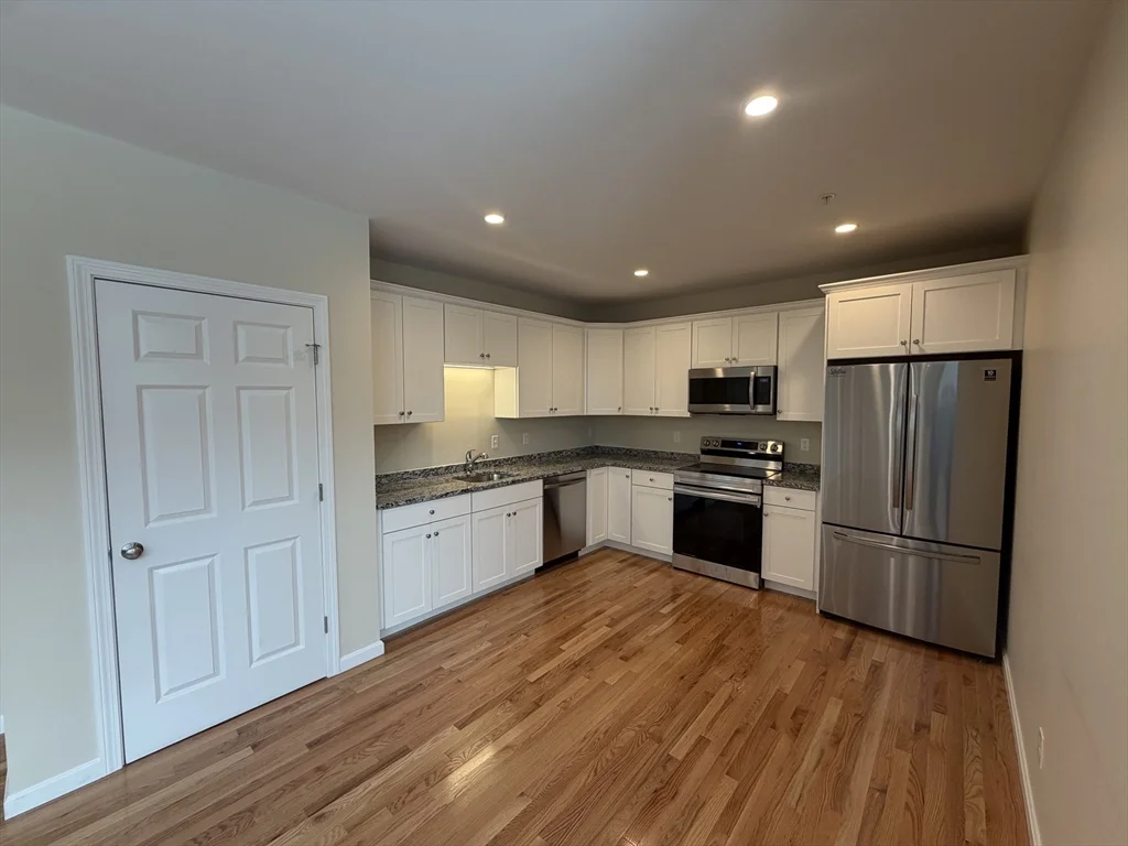 1 bed, 1 bath apartment for rent at 85 Lowell Unit 6, Peabody