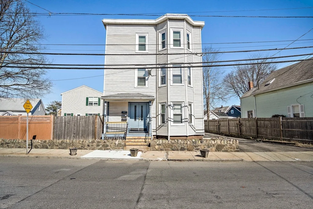 2 bed, 1 bath apartment for rent at 85 Lynnfield St Unit 2, Lynn