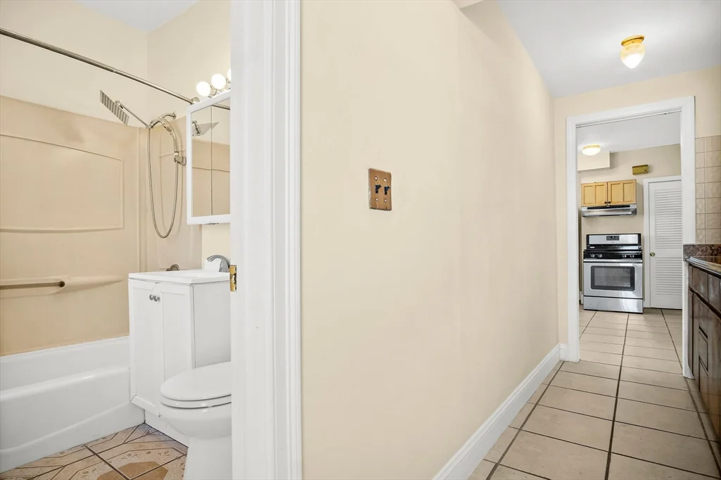 2 bed, 1 bath apartment for rent at 85 Lynnfield St Unit 2, Lynn — photo 13 of 15