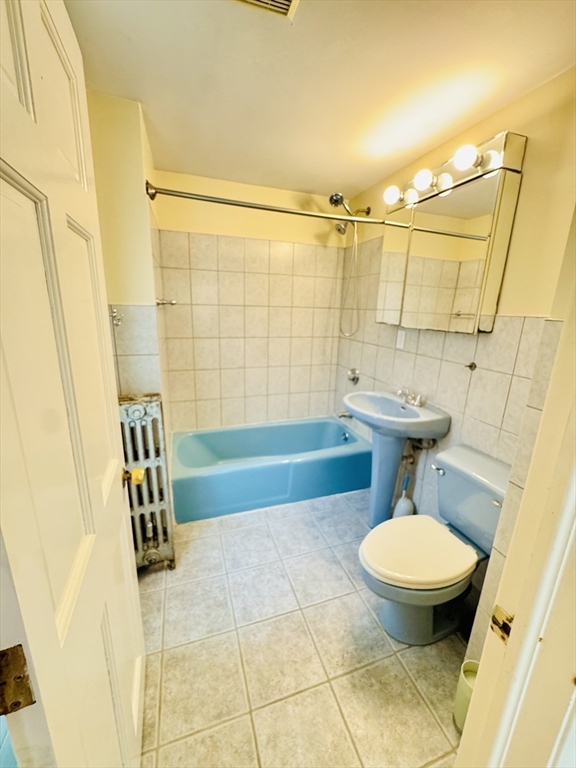 2 bed, 1 bath apartment for rent at 85 Lynnfield Unit 3, Lynn — photo 7 of 9