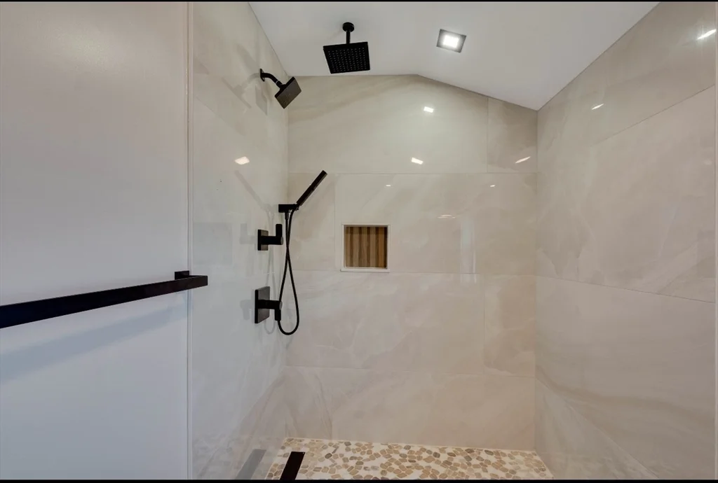 3 bed, 2 bath apartment for rent at 85 Morton Ave Unit 2, Medford — photo 11 of 18