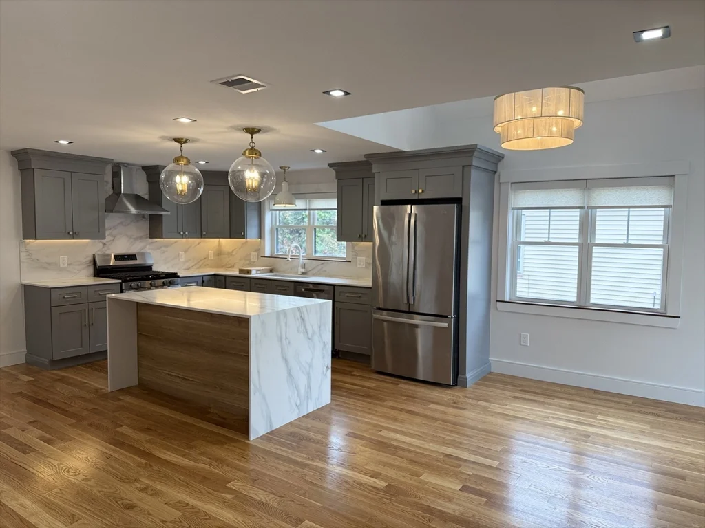 3 bed, 2 bath apartment for rent at 85 Morton Ave Unit 2, Medford — photo 4 of 18