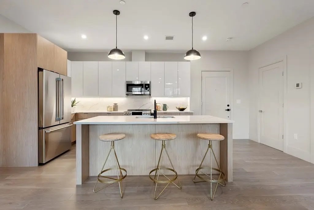 2 bed, 2 bath apartment for rent at 85 Myrtle Unit 205, Quincy — photo 1 of 25