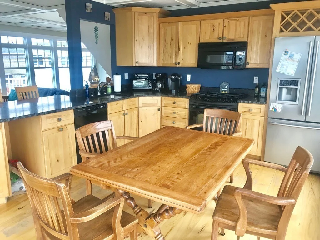 3 bed, 2 bath apartment for rent at 85 Northern Blvd Unit WINTER, Plum Island — photo 3 of 14
