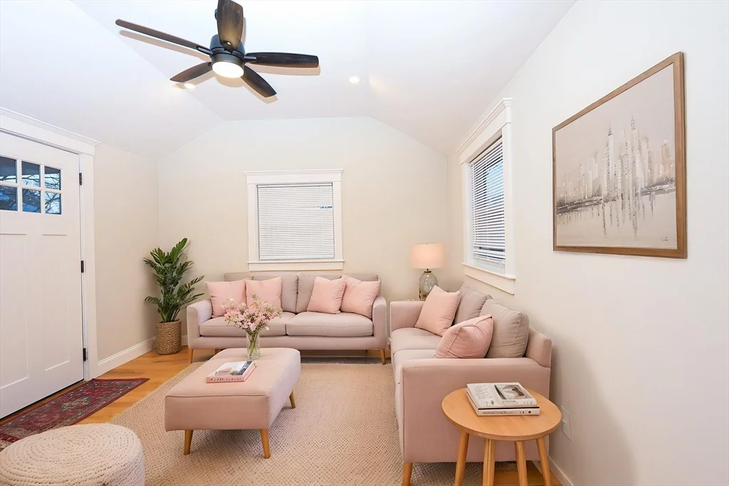 3 bed, 1 bath apartment for rent at 85 Oak St Unit 85, Randolph — photo 1 of 26