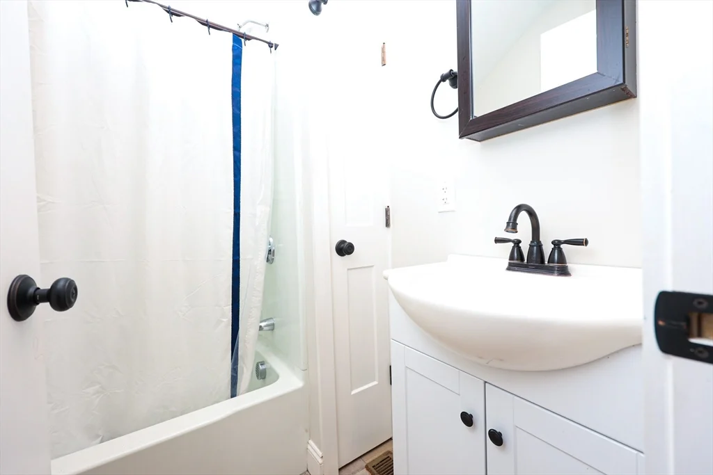 3 bed, 1 bath apartment for rent at 85 Oak St Unit 85, Randolph — photo 22 of 26