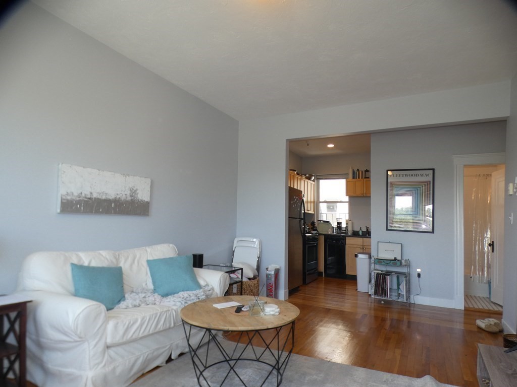 1 bed, 1 bath apartment for rent at 85 Park Dr Unit 12, Fenway — photo 1 of 11