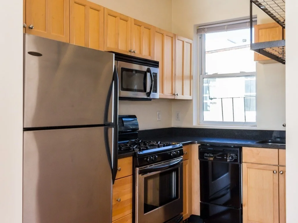 1 bed, 1 bath apartment for rent at 85 Park Dr Unit 19, Fenway — photo 8 of 12