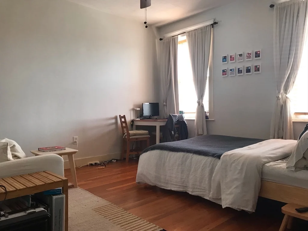 Studio bed, 1 bath apartment for rent at 85 Park Dr Unit 25, Fenway — photo 3 of 8
