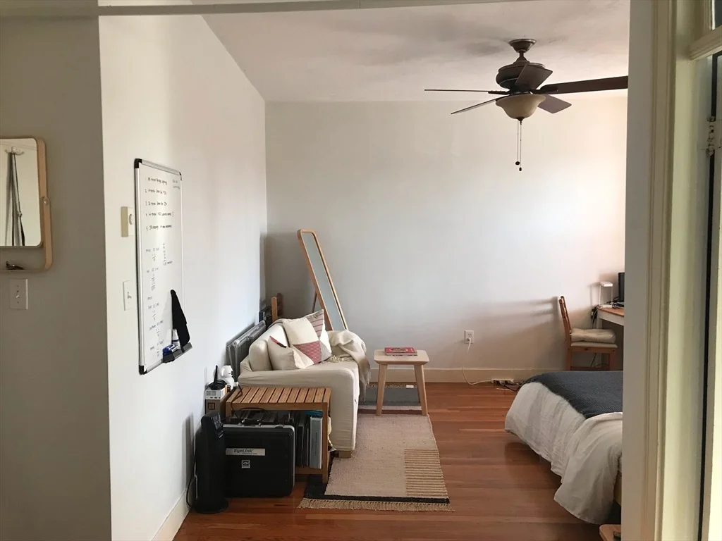 Studio bed, 1 bath apartment for rent at 85 Park Dr Unit 25, Fenway — photo 2 of 8