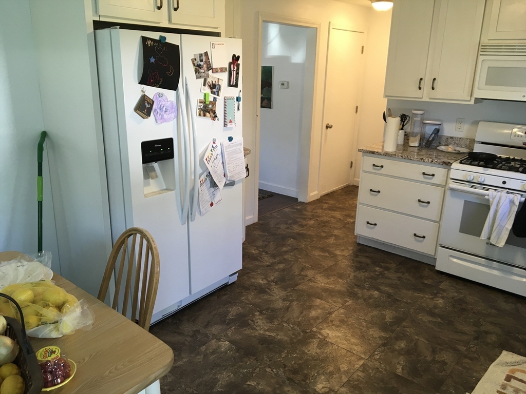3 bed, 1 bath apartment for rent at 85 Park St Unit 85, Mansfield — photo 6 of 24
