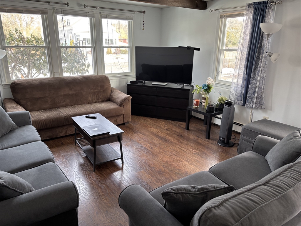 3 bed, 1 bath apartment for rent at 85 Park St Unit 85, Mansfield — photo 2 of 24