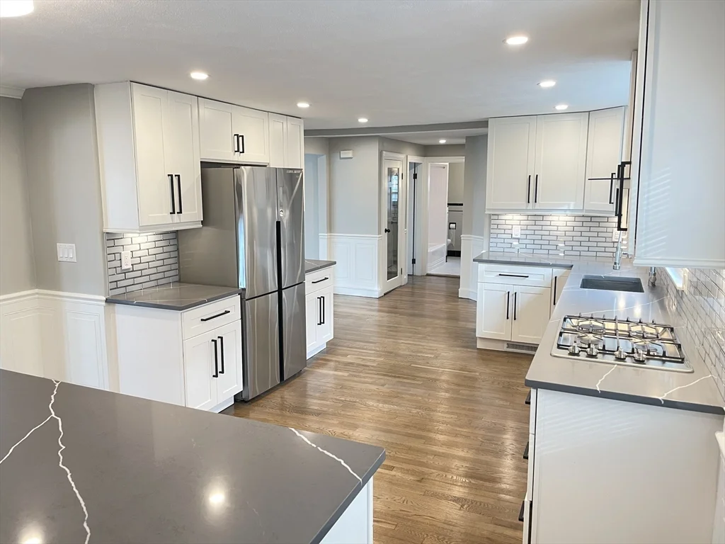 4 bed, 3 bath apartment for rent at 85 Regatta Rd, North Weymouth — photo 3 of 23