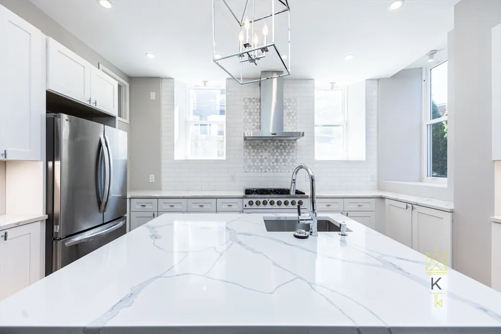 3 bed, 3 bath apartment for rent at 85 Regent St Unit 1, Roxbury — photo 6 of 33